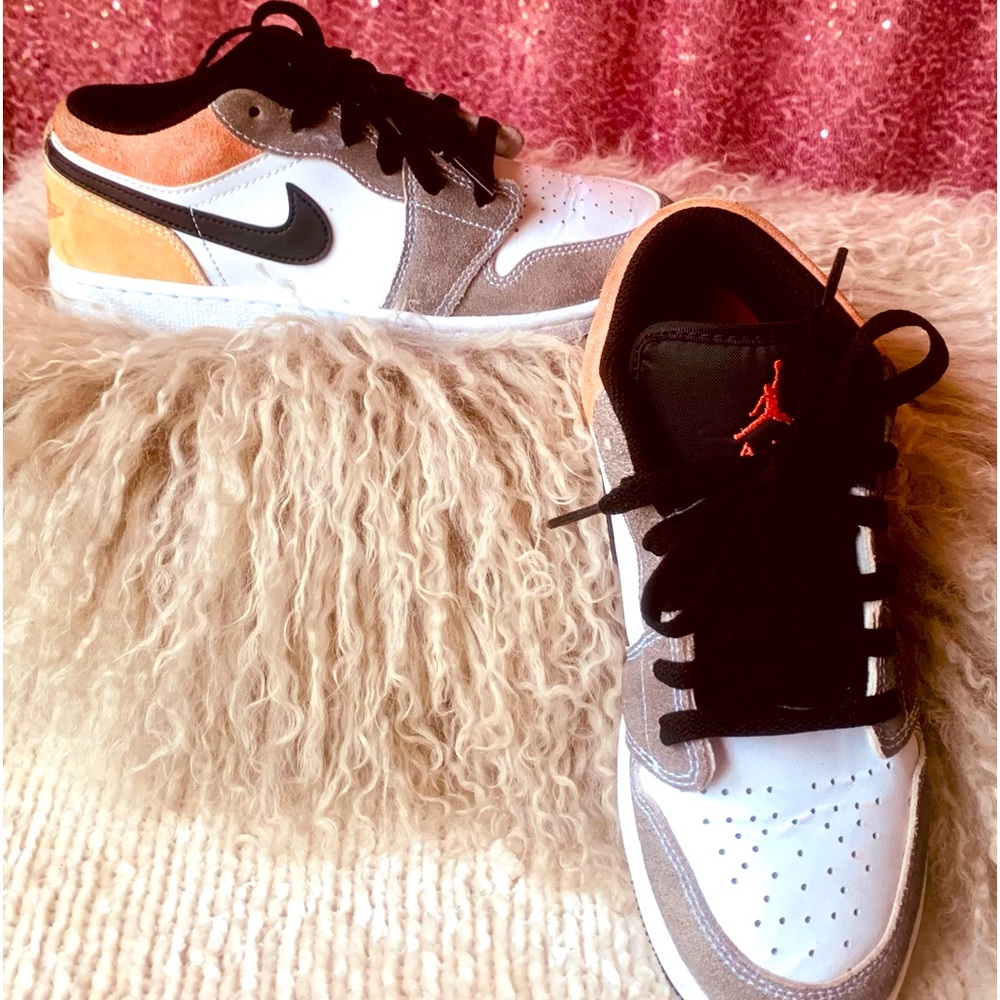 Jordan 1 SE Low 4.5 like New